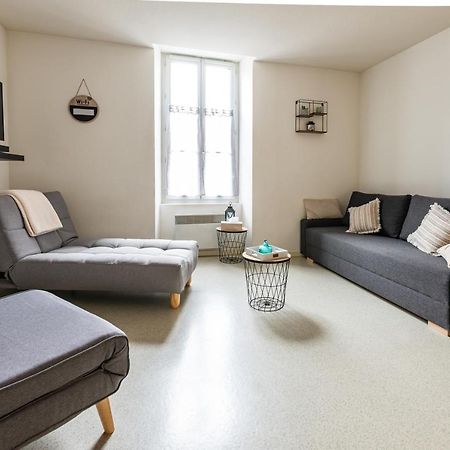 Studio Centre Ville Avec Parking Prive Cholet Eksteriør billede