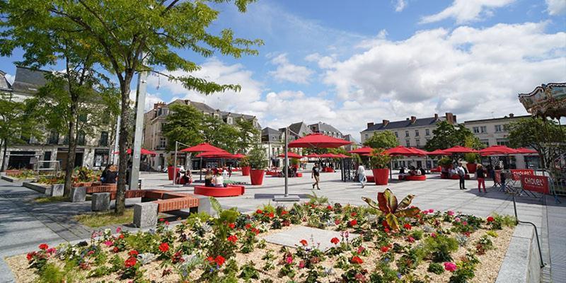 Studio Centre Ville Avec Parking Prive Cholet Eksteriør billede