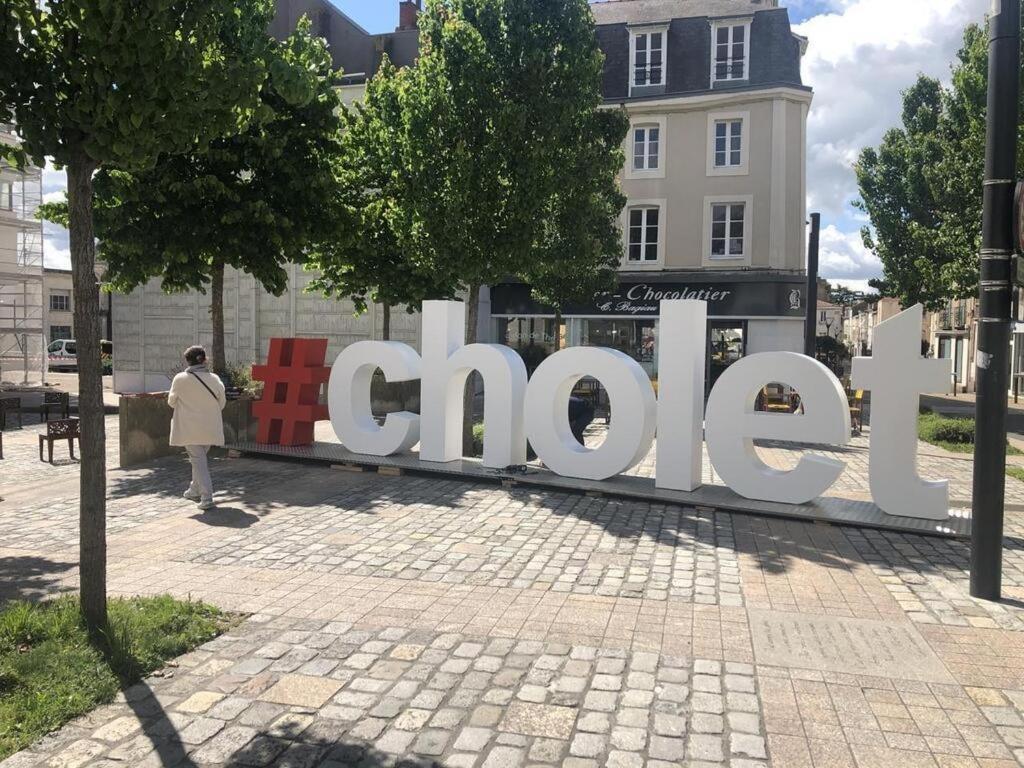 Studio Centre Ville Avec Parking Prive Cholet Eksteriør billede