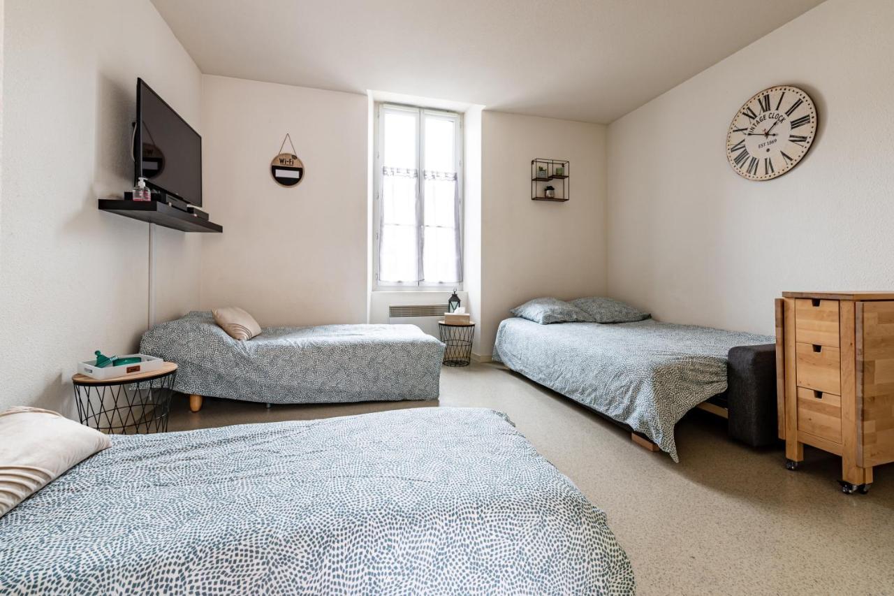 Studio Centre Ville Avec Parking Prive Cholet Eksteriør billede