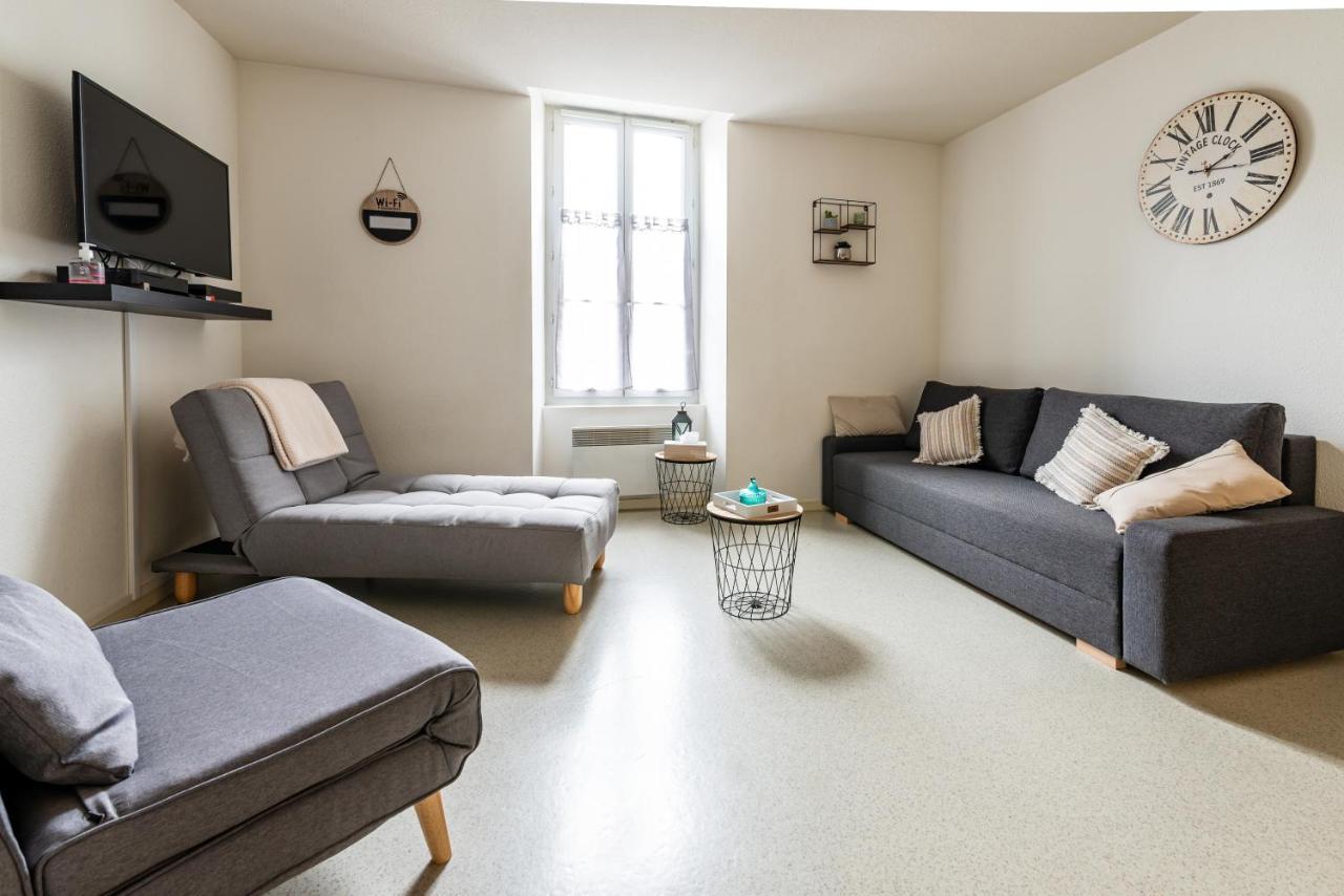 Studio Centre Ville Avec Parking Prive Cholet Eksteriør billede